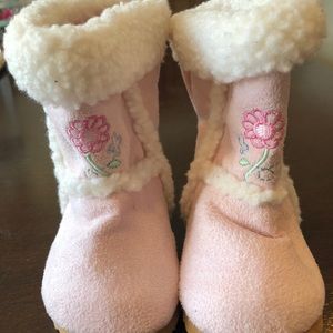 Pink floral winter boots size 3 baby